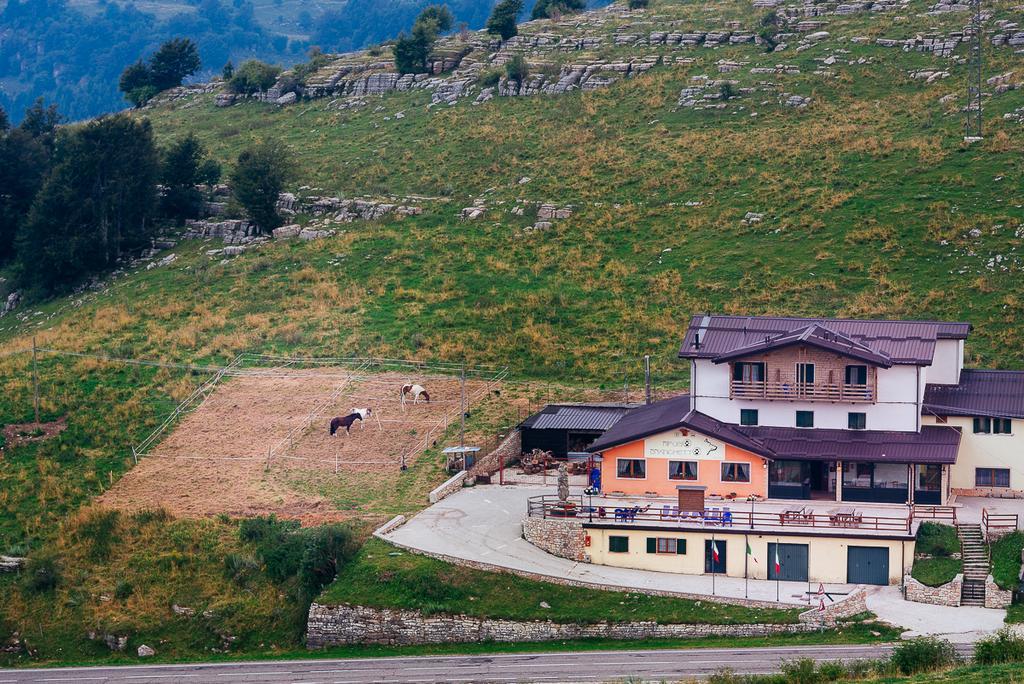 Rifugio Branchetto Hotel Bosco Chiesanuova Esterno foto